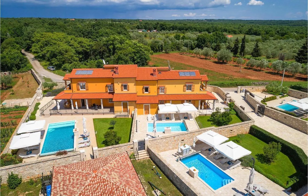 Holiday home 3 Bedroom Cozy Home In Hr-52215 Vodnjan