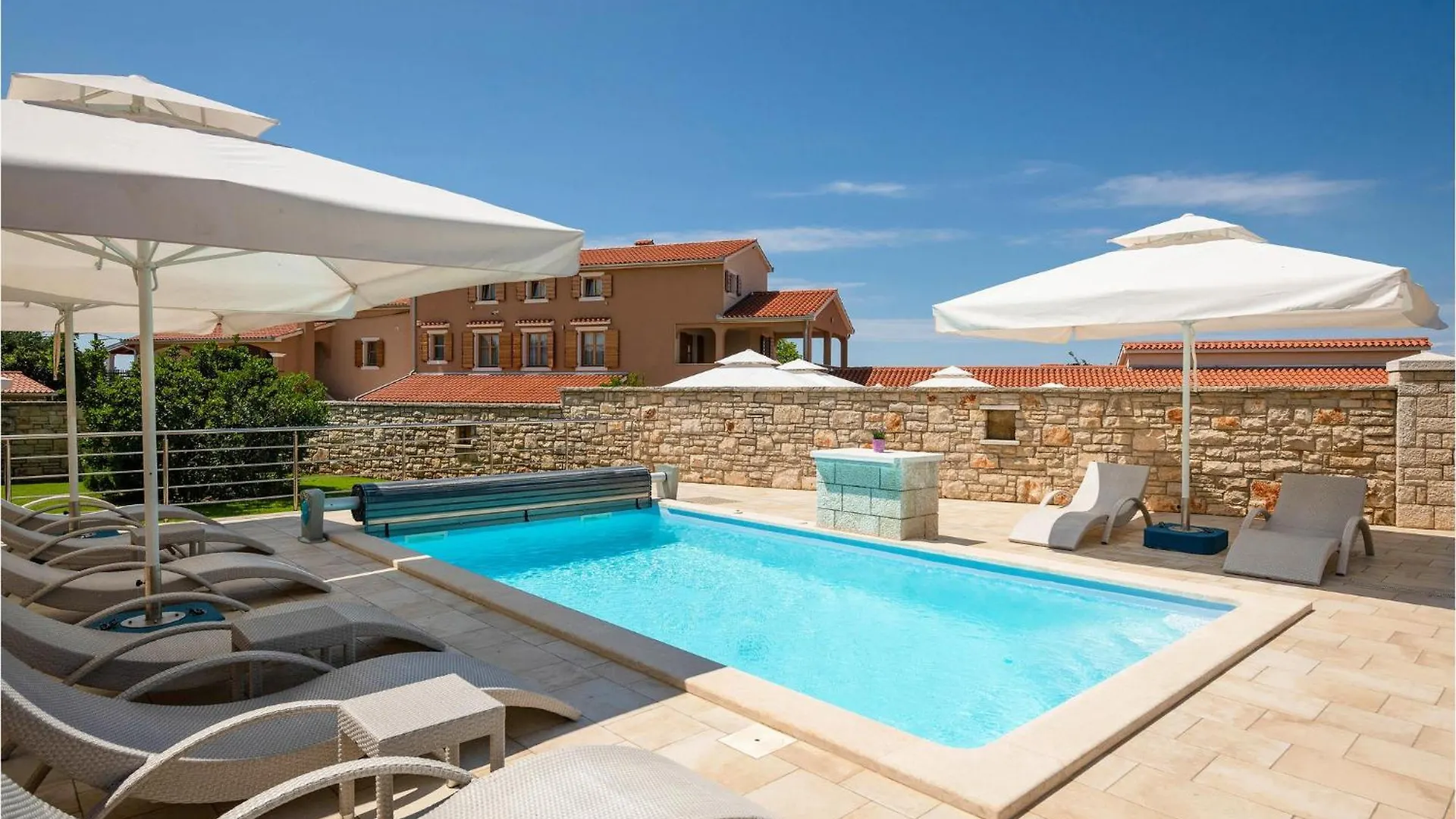 3 Bedroom Cozy Home In Hr-52215 Vodnjan Holiday home