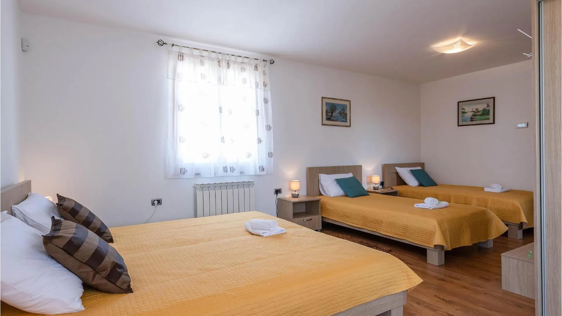 3 Bedroom Cozy Home In Hr-52215 Vodnjan 0*,  Croatia